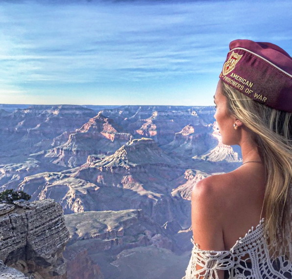 работа блогер путешествия работа путешественник