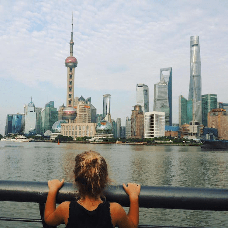 11-mumpack-travel-mom-quit-job-to-travel-shanghai