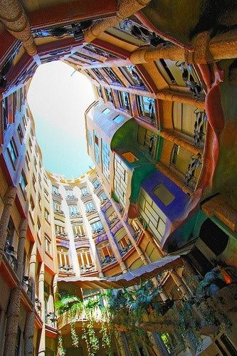 vacinart travel barselona spain