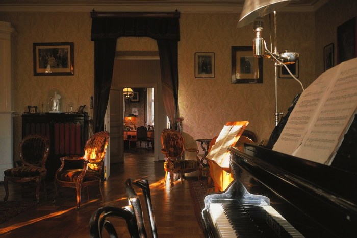 vacinart rabota v muzee peterburg